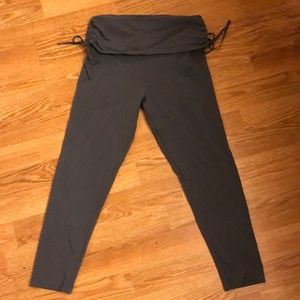 Victoria’s Secret Capri leggings